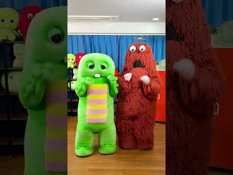 猫の動画サムネイル - ニナニナニナニナ！！ #Shorts #ガチャピン #ムック #原因は自分にある #げんじぶ #ニナニナダンス #推論的に宇宙人