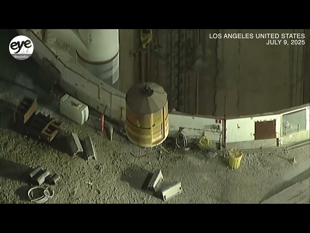 MOMENT: Workers lifted out of collapsed Los Angeles tunnel