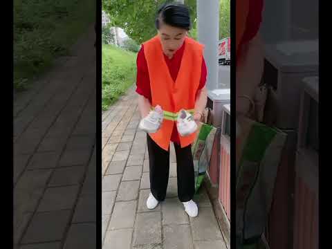 Kind woman help #motivation #positivevibes #lnspiration