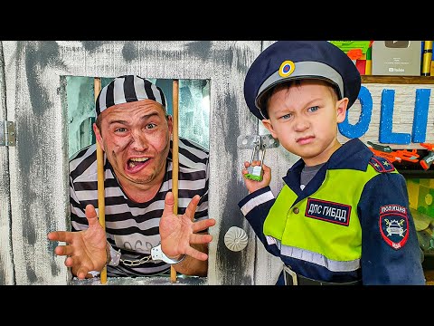 Полицейский на синем тракторе посадил воришку! 100 Дней В Тюрьме!