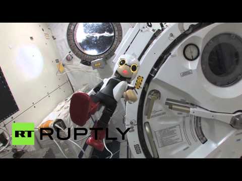 Робот-астронавт Киробо передал привет из космоса