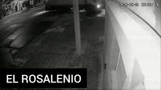 Milagro. Su moto quedó debajo de un camión y se fue caminando