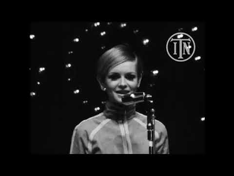 Twiggy in America - 1960s Documentary - Twiggymania Hits the United States (1967)