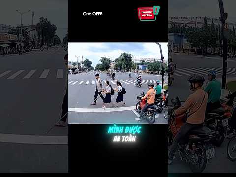 Hành động khi thấy 2 bé gái khiếm thị sang đường: ❤️‍🩹 #shorts