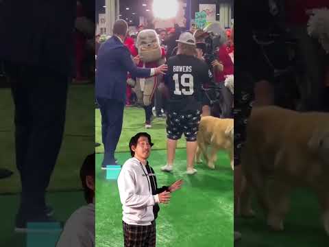 Kirk Herbstreit’s Dog Ben Is A Star On College GameDay 🐶 #shorts ...