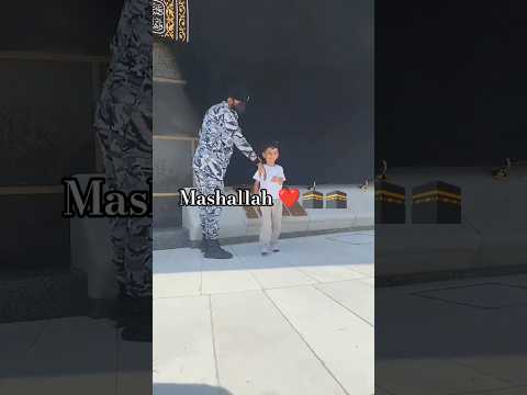 Mashallah Little boy Kissing Kaaba #makkah #kaaba #cutebaby