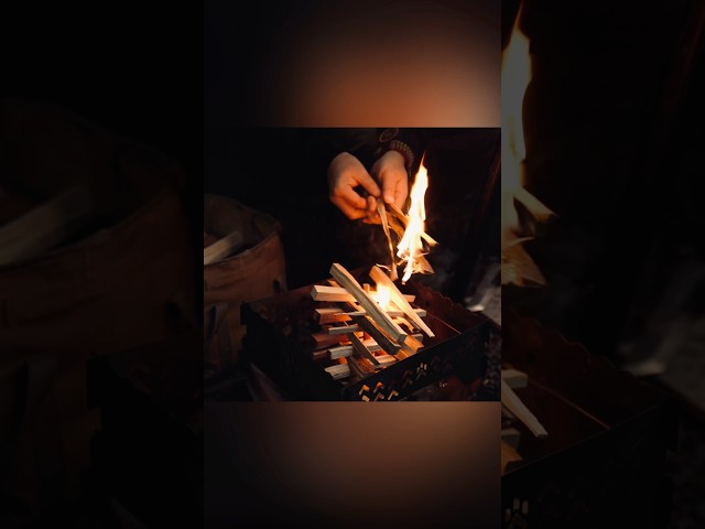 下雨天的營火，用一把刀劈柴生火，感謝 9976Tony 拍攝 - 營火部落