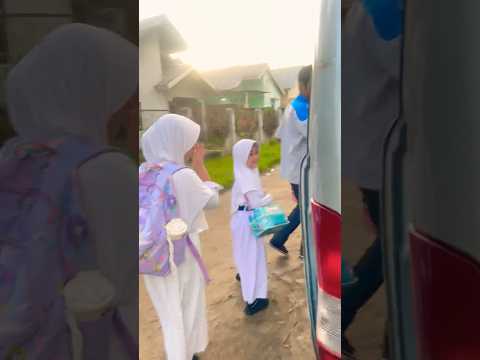 SELAMAT HARI SENIN DAN HATI-HATI DIJALAN #shorts #sekolah #shortsfeed #car