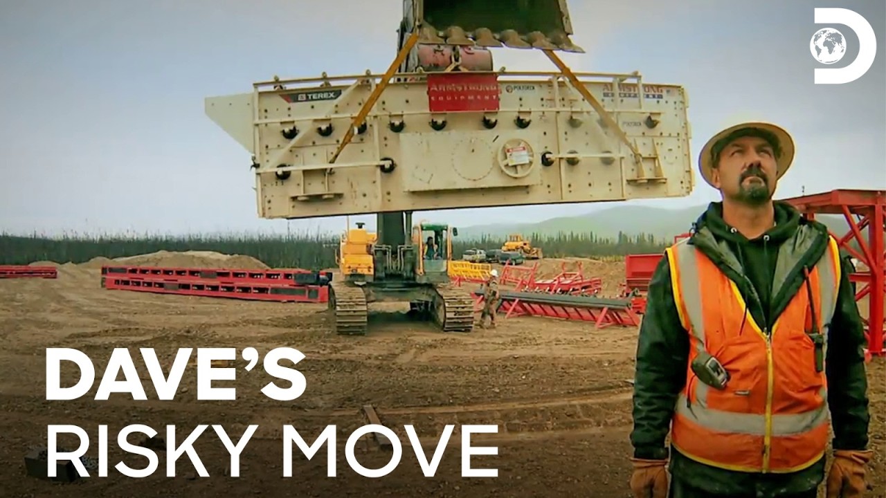 Dave Faces A Dangerous Heavy Equipment Lift | Gold Rush S5 E8 | Discovery Channel India