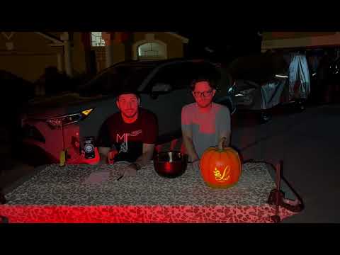 Tuddle and Colton Get Scared on Halloween