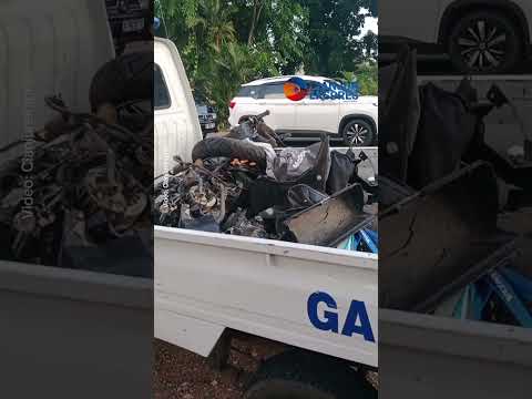 Diduga Rem Blong, Truk Tangki Gilas Motor di Jalan Lingkar, 1 Meninggal Dunia #laka #truk #shorts