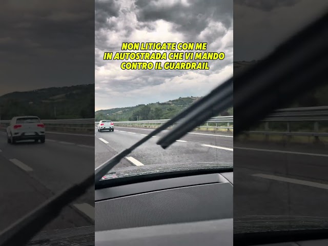 HA SFONDATO TUTTO, BUONO IL GUARDRAIL?😂