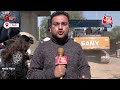 Delhi Borewell Accident: रस्सी से बाहर निकालने की कोशिश हुई नाकाम, क्रैन की मदद से खुदेगा नया बोरवेल - 01:19 min - News - Video