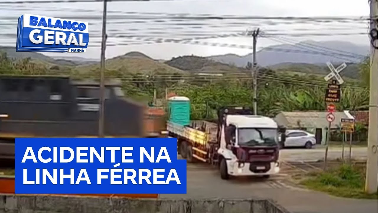 Caminhão é atingido por trem em tentativa de travessia