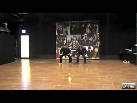 Eun Hyuk, Kai & Gregory Hwang - 2011 GAYO DAEJUN Dance Cut (dance practice) DVhd
