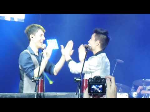 Sam Tsui and Kurt Schneider perform cups live in Manila