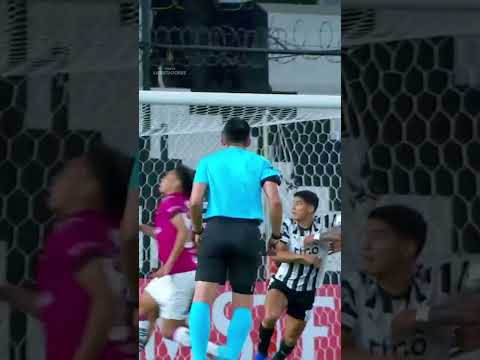 ¡HABLEMOS DE ESTE CABEZAZO, POR FAVOR! 😅🤯 CONMEBOL #LIBERTADORES #GLORIAETERNA