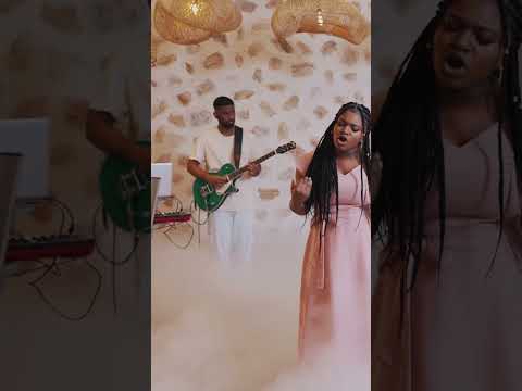 Confira o trailer do clipe "Eu Sou", lançamento da Thalita Roberta, que estreia na próxima terça, 04 Confira o trailer do clipe