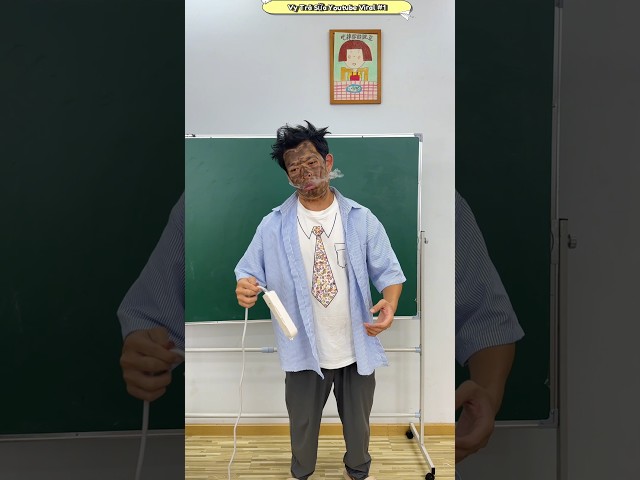 Lớp học đầy bất ổn và người thầy xui xẻo | Total Classroom Mayhem
