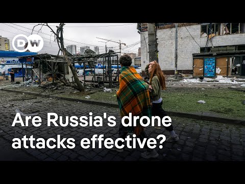 Barrage of strikes on Kyiv cause damage, leaving one dead | DW News