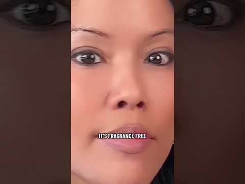 This is the setting powder every woman over 40 needs to know about… it’s talc-free, blurs pores,