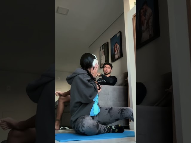TROLEI MEU MARIDO SOLTANDO PUM FAZENDO EXERCÍCIO