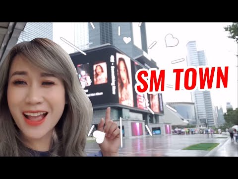 Hương Witch tới SM Town để gặp SNSD, EXO, Super Junior ... ?