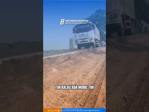 Warga Mengeluhkan Jalan Rusak di Jalur Alternatif Purwadadi–Ciasem Subang #subang shorts
