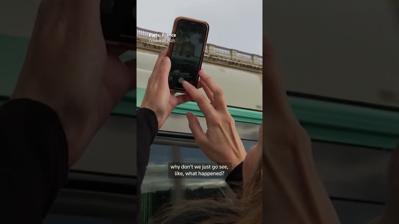 Louvre break-in site draws tourists in Paris