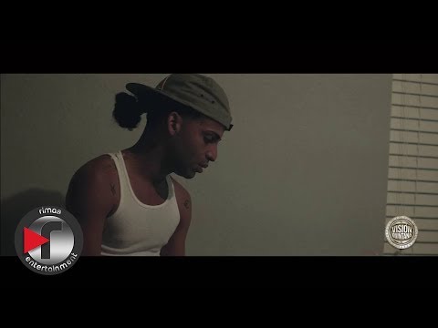 Arcangel en su casa grabando para ELLA Y YO REMIX