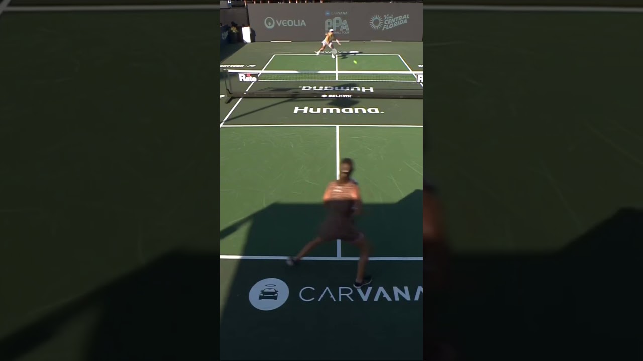 Anna Leigh Waters lets out a ROAR after this pickleball point 👏