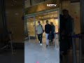 Virat Kohli IPL 2023 सीजन शुरू होने से पहले एयरपोर्ट पर हुए स्पॉट - 00:23 min - News - Video