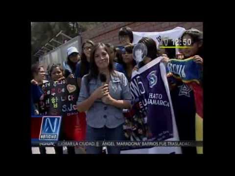 Fans Super Junior fans en Perú les arrojan agua