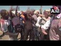 Holi 2024: Srinagar में BSF जवानों ने खेली होली, जमकर किया डांस | Aaj Tak  - 01:52 min - News - Video