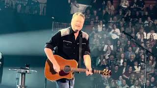 Blake Shelton live at Mohegan Sun Arena on 3/21/25 “All About Tonight!”