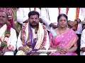 CM Revanth Reddy Couple Offers Prayers To Yadagirigutta Lakshmi Narasimha Swamy | V6 News  - 04:11 min - News - Video