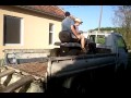 Fűnyíró traktorral való parkolás