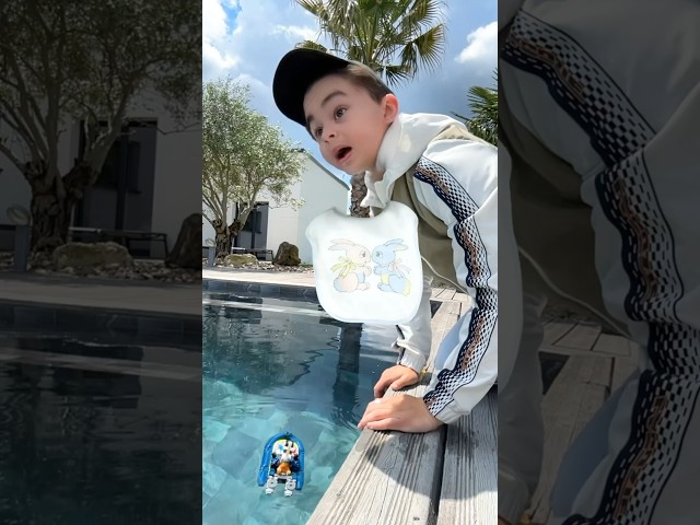 LES JEUNES À LA PISCINE🏊‍♀️🤣#humour #shorts