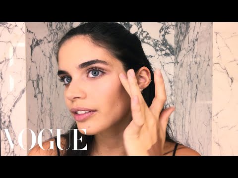 Victoria’s Secret Model Sara Sampaio’s Easy Bombshell Makeup Look | Beauty Secrets | Vogue