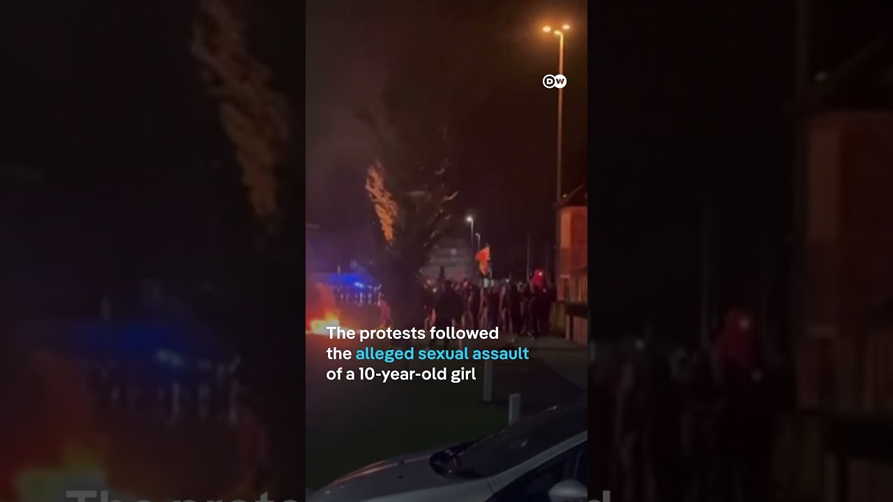 Anti-immigration protesters set police van on fire in Dublin | DW News