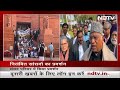 Parliament परिसर में सांसदों के प्रदर्शन पर Congress नेता Kharge: हमारा मुंह बंद करना चाहते हैं...  - 06:00 min - News - Video