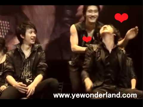 YeWon (Yesung-Siwon) Moment in Japan 09