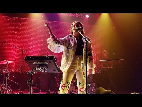 Maggie Rogers - Dog Years (Live) Montreal