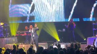 CRAZY - Seal - Live in concert at the Chicago Theatre (Illinois) 5/27/2023