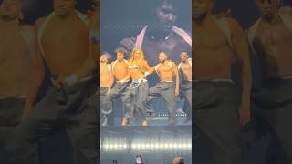 Tate McRae performing “ Dear God “ Live in Chicago, Illinois 🥵 #tatemcrae #tour #concert