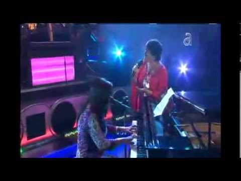 Gema Corredera - Gema Corredera sings Sé feliz (TV Interview)