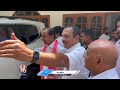 KCR Leaves To Telangana Bhavan From His House | KCR Bus Yatra | V6 News  - 03:01 min - News - Video