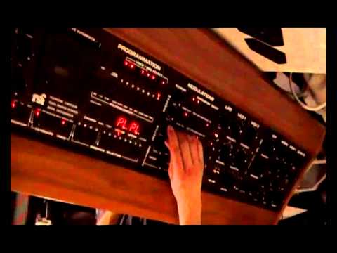 NightBirds Teaser 2 (Live arpeggiator sequence with the RSF Polykobol II...)
