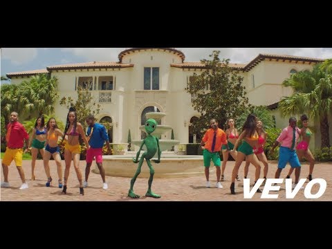 Dame Tu Cosita-(Remix)Pitbull x El Chombo x Karol G - feat. Cutty Ranks (Video Oficial)