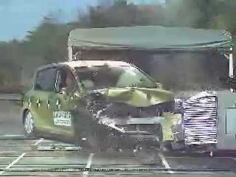 Видео краш-теста Nissan Tiida (Versa) с 2006 года